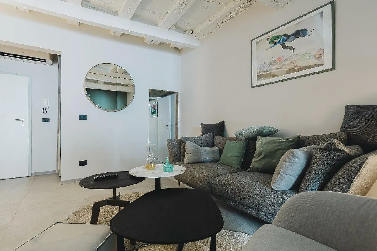 Ee Florence Luxury Apartments 0*,