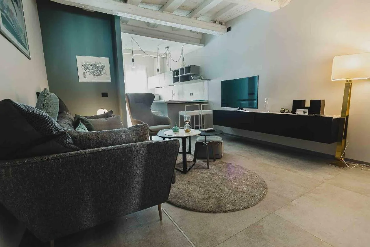 Ee Florence Luxury Apartments